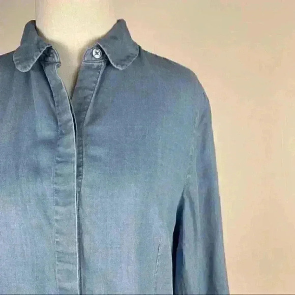 Vision 155 womens top size 6 Blue chambray Floral - Picture 2 of 8
